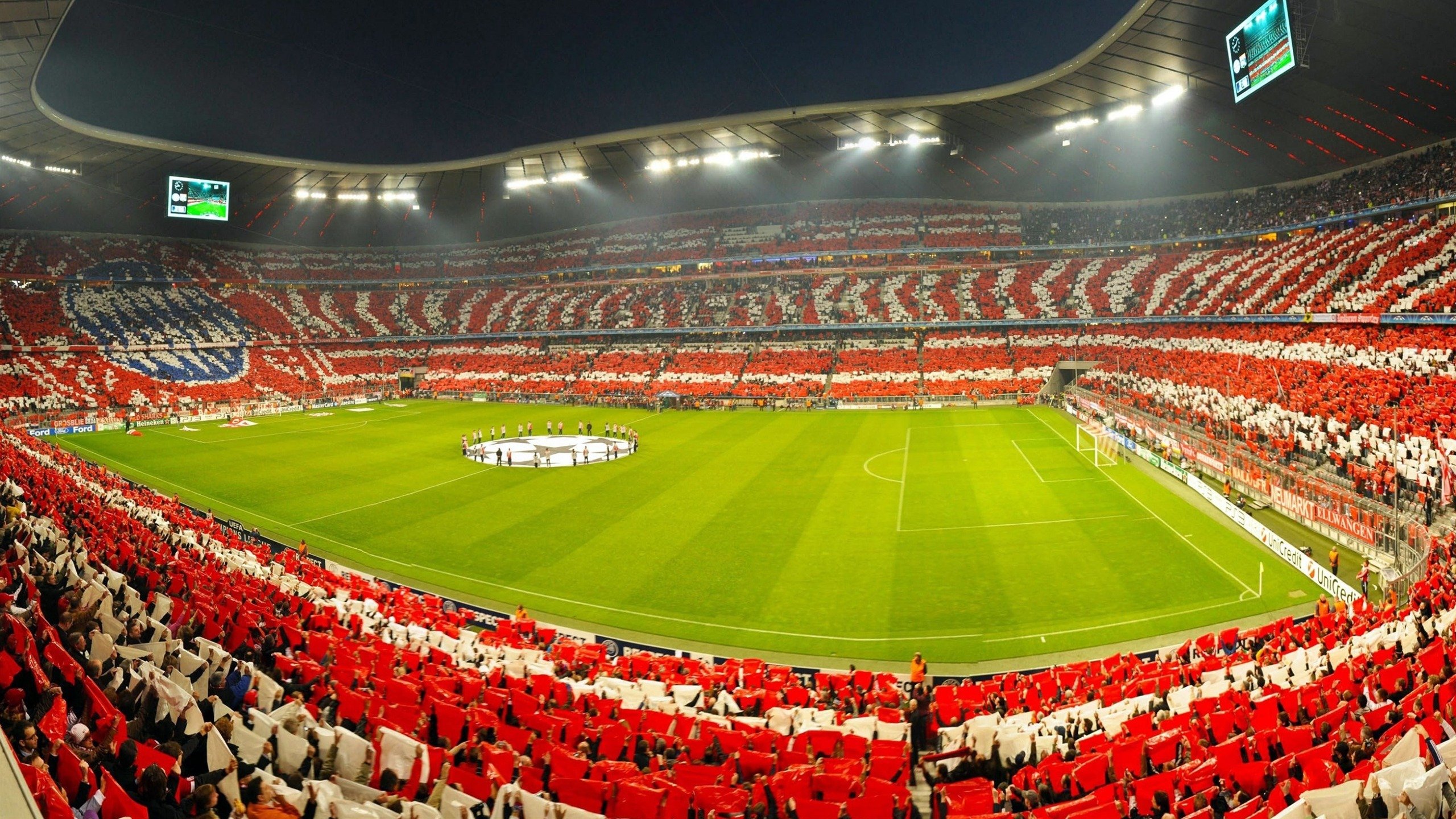 米兰体育网址-冠军球队主帅战术讲座吸引众多教练和球迷参与，球赛冠军